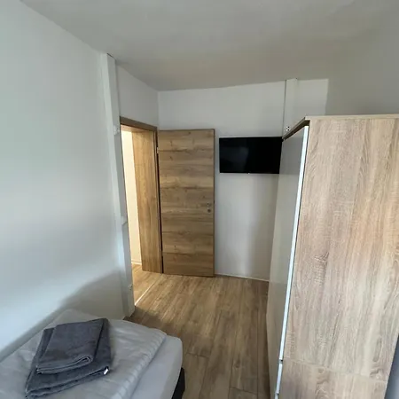 Rumpelhof Apartment *